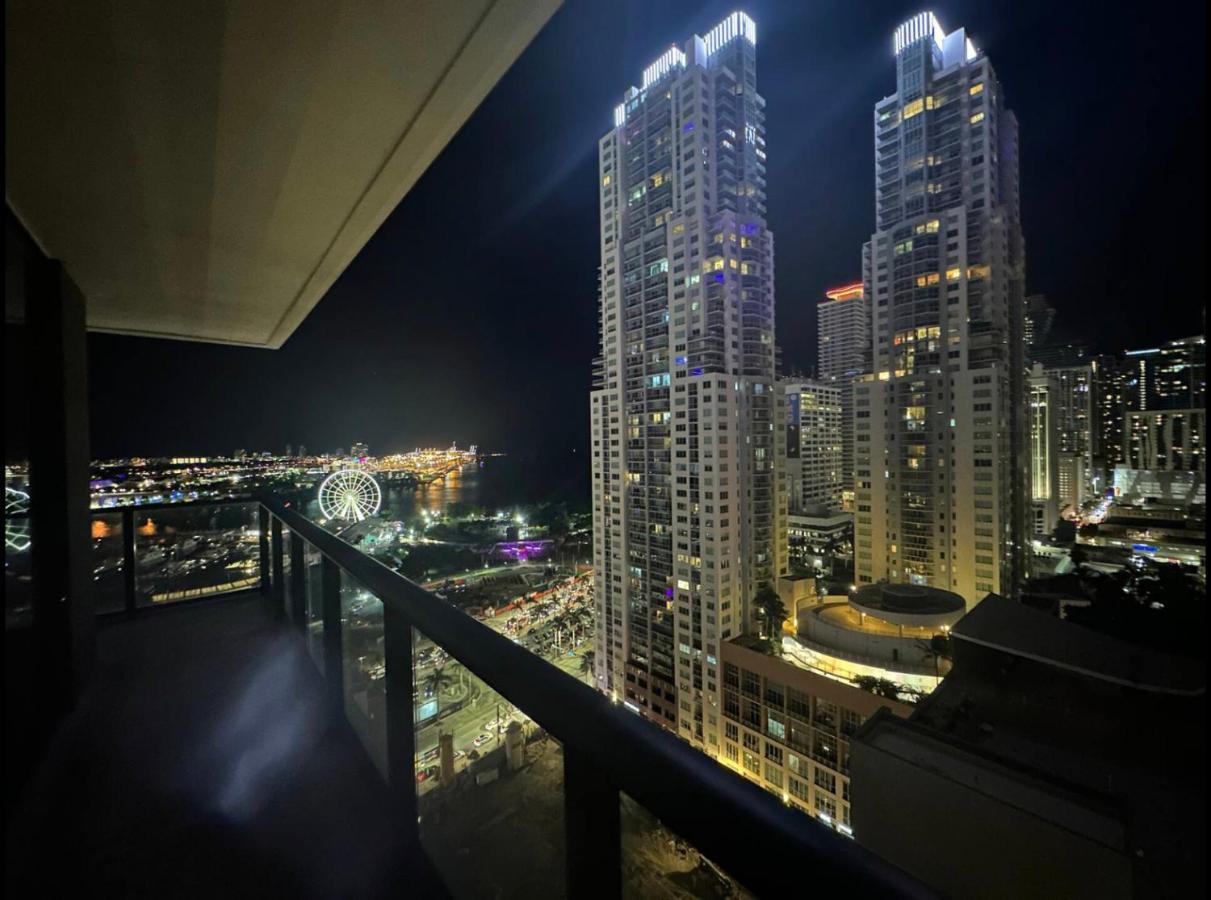 Beautiful Downtown Ocean View. Apartment Miami Luaran gambar