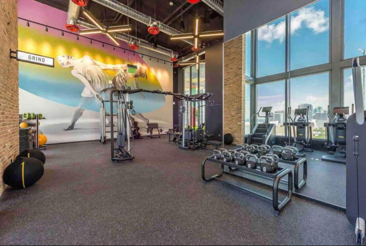 Beautiful Downtown Ocean View. Apartment Miami Luaran gambar