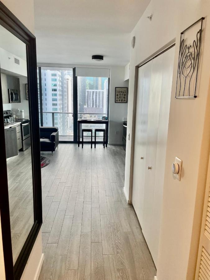 Beautiful Downtown Ocean View. Apartment Miami Luaran gambar