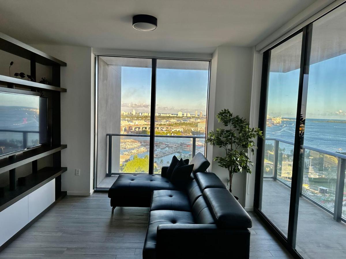 Beautiful Downtown Ocean View. Apartment Miami Luaran gambar